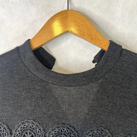 American Eagle Outfitters Bell Sleeve Lace Panel Gray Blouse Size Medium - Picture 3 of 11